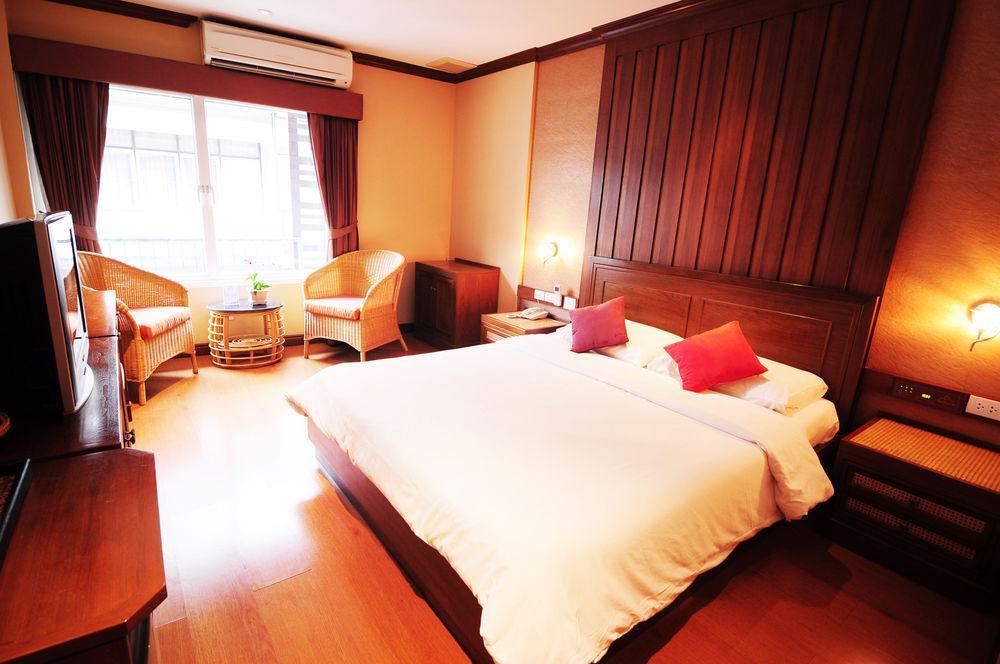 Baan Sukhumvit Soi 18 Hotel Bangkok Eksteriør billede